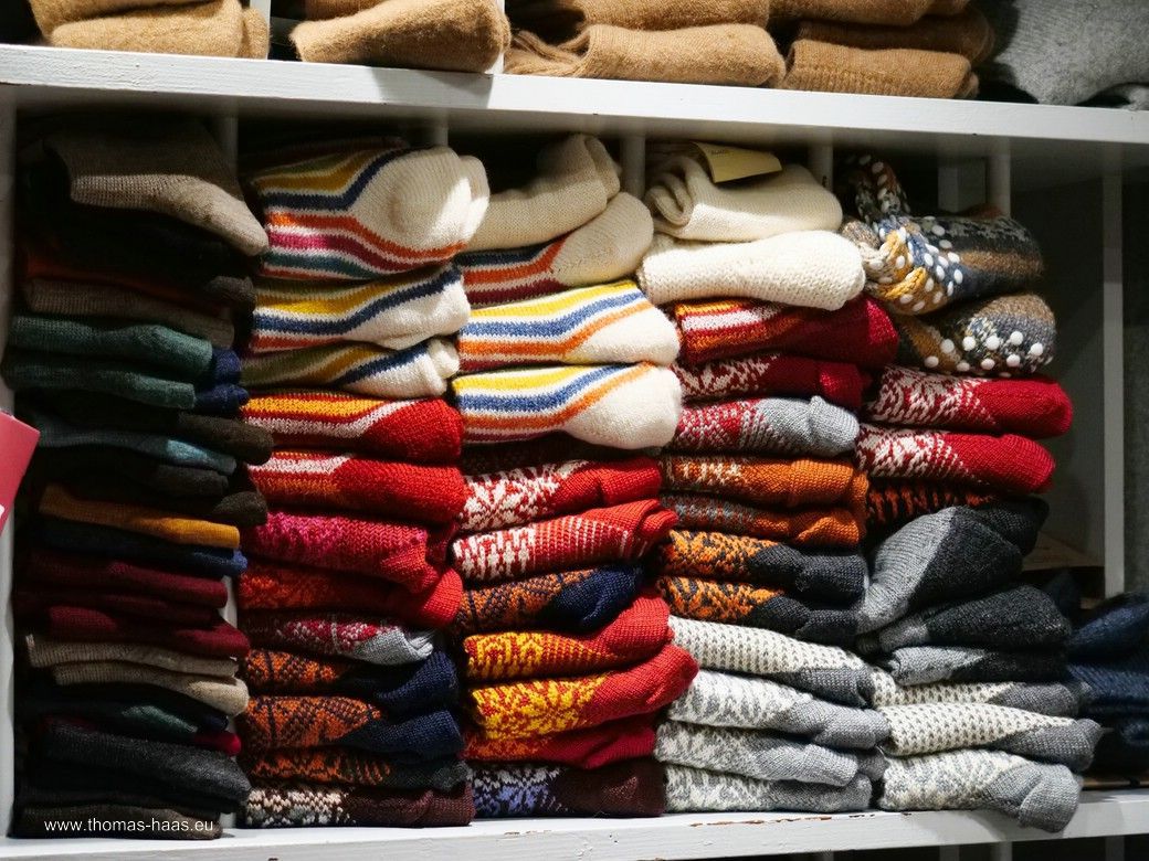 Warme Socken auf dem Weihnachtsmarkt 2025 Warme Socken auf dem Weihnachtsmarkt 2025