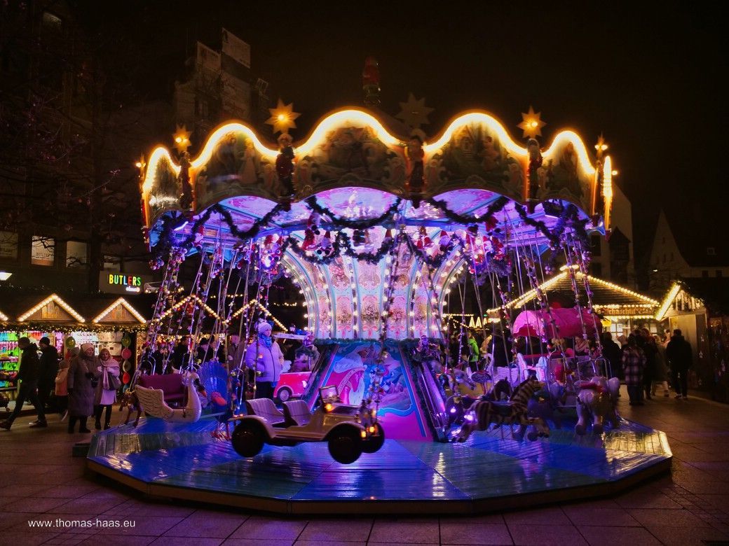 Ohne Karussell ist der Markt undenkbar... Ulm 2025 Ohne Karussell ist der Markt undenkbar... Ulm 2025