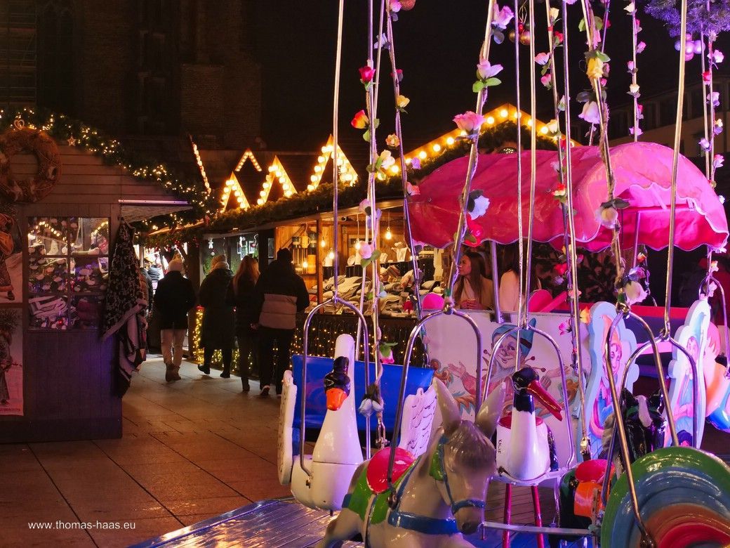 Durchblick zur Gasse... Durchblick zur Gasse...