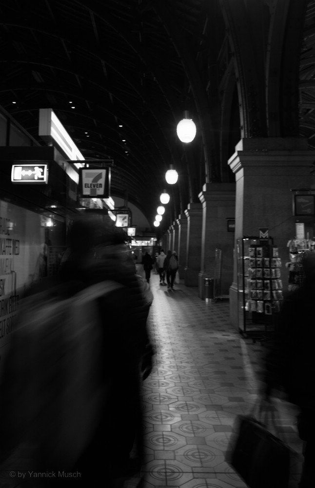 Ein Wegekreuz im tiefen Schnee...