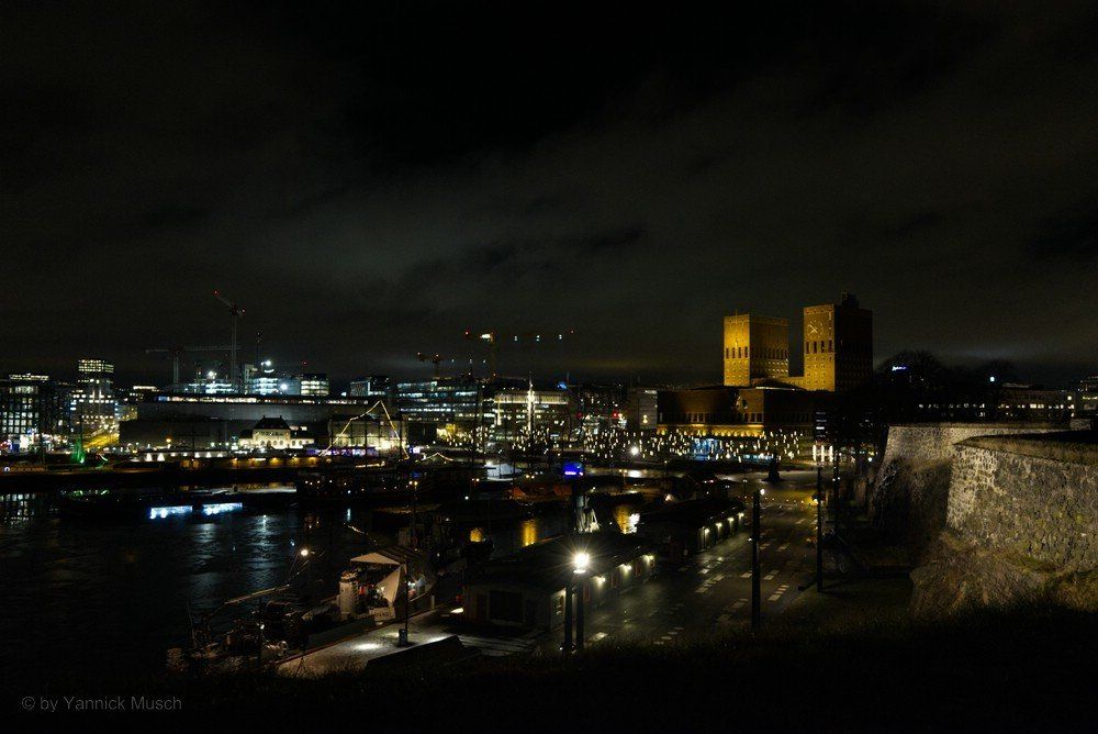 Oslo bei Nacht von der Festung Akershus...