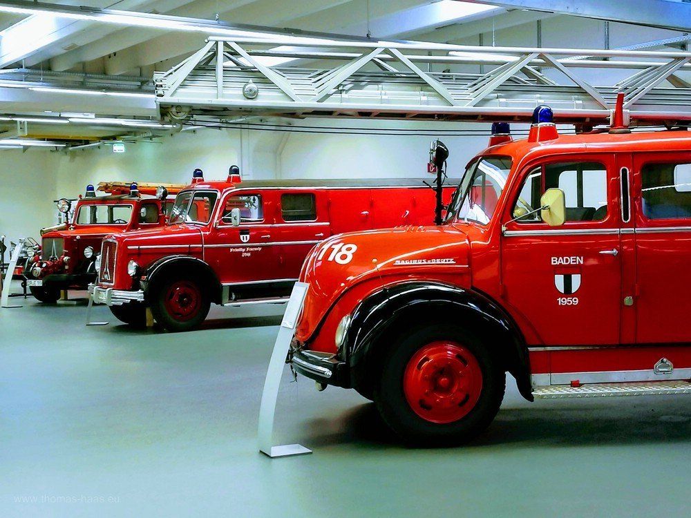 Die Faszination der roten Fahrzeuge... Die Faszination der roten Fahrzeuge...