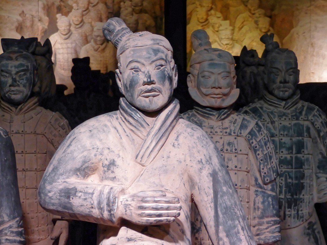 Terrakotta-Armee - Repliken, eine Ausstellung in Ulm, 2020 Rund 150 Repliken der Krieger des Kaisers sind aufgebaut!