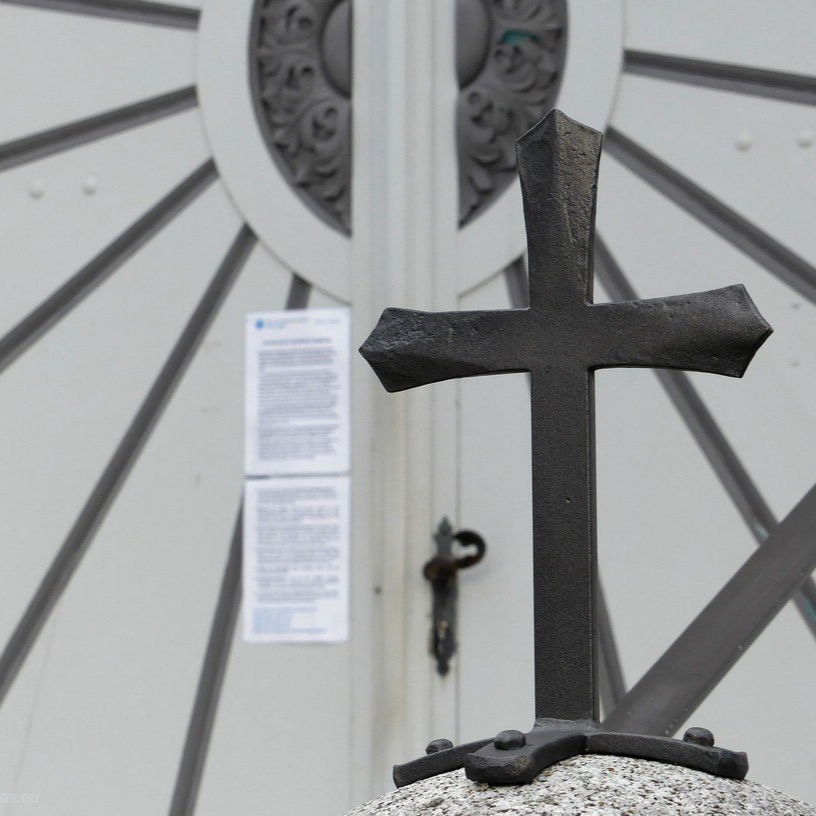 Vöhringen, Portal St. Michael, Anschlag, 2020 Vöhringen, St. Michael, 2020