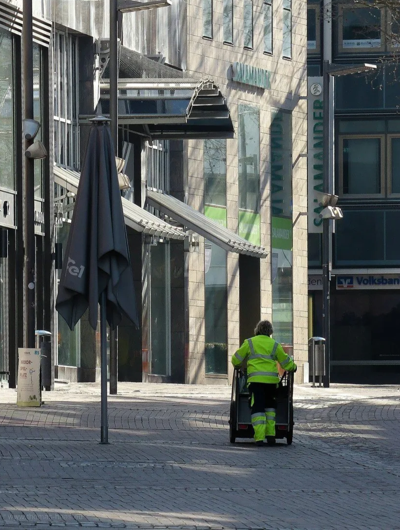 Straßenreinigung, Ulm, 2020 Straßenreinigung, Ulm, Hirschstraße, 2020