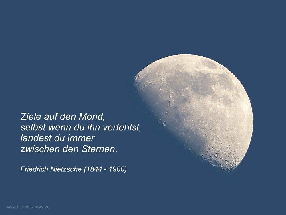 Mond mit Zitat von Friedrich Nietzsche