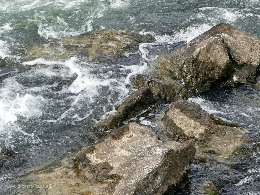 Die Sohlschwelle in der Iller, fast ein kleines Nilkatarakt... An der Sohlschwelle in der Iller...