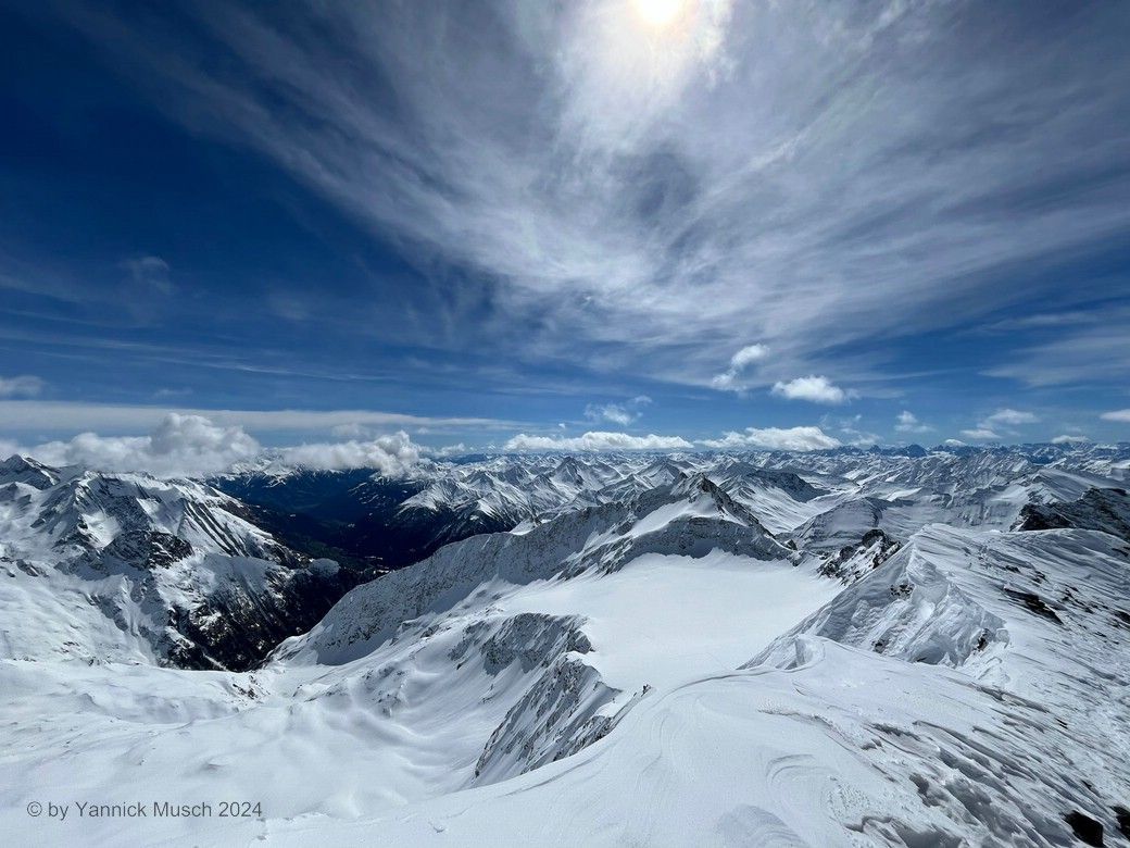 Yannick war im Hochgebirge, die Malhamspitzen, April 2024, © by Yannick Musch Yannick war im Hochgebirge, die Malhamspitzen, April 2024,
© by Yannick Musch