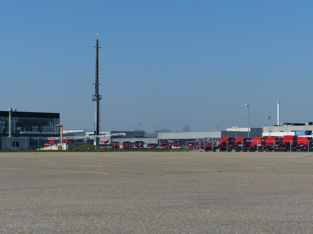 Firmenparkplatz im Ulmer Industriegebiet Donautal