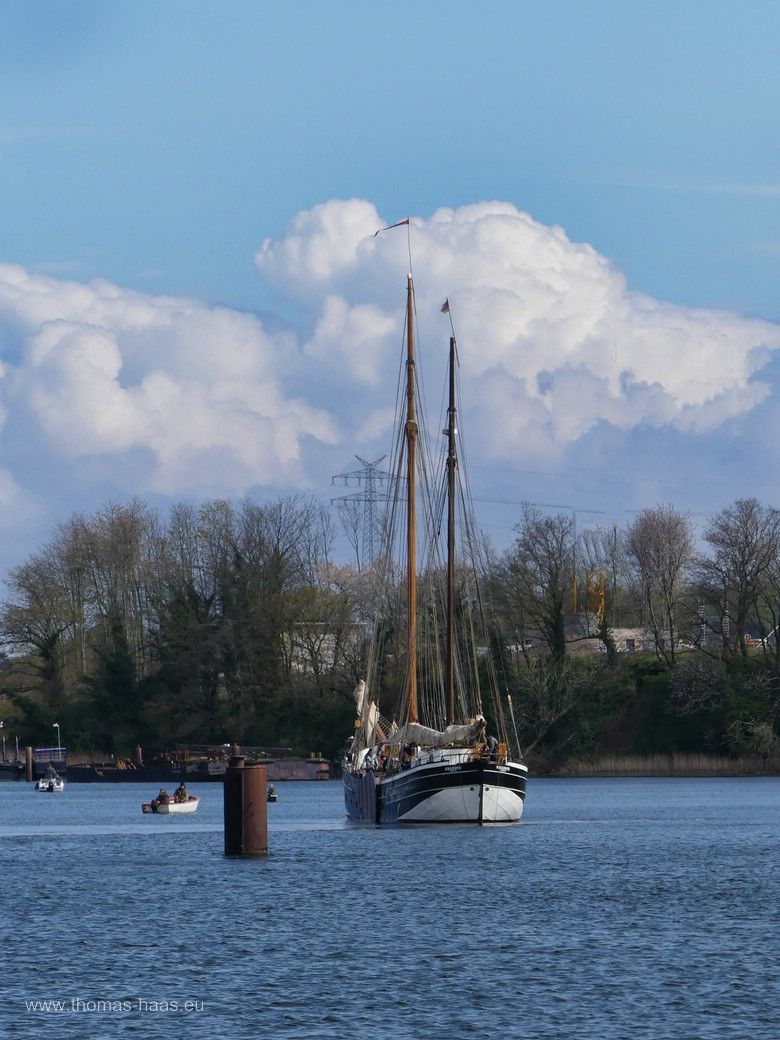 Segler „Elegant“ vor Kappeln, April 2024 Segler „Elegant“ vor dem Stadthafen Kappeln, April 2024