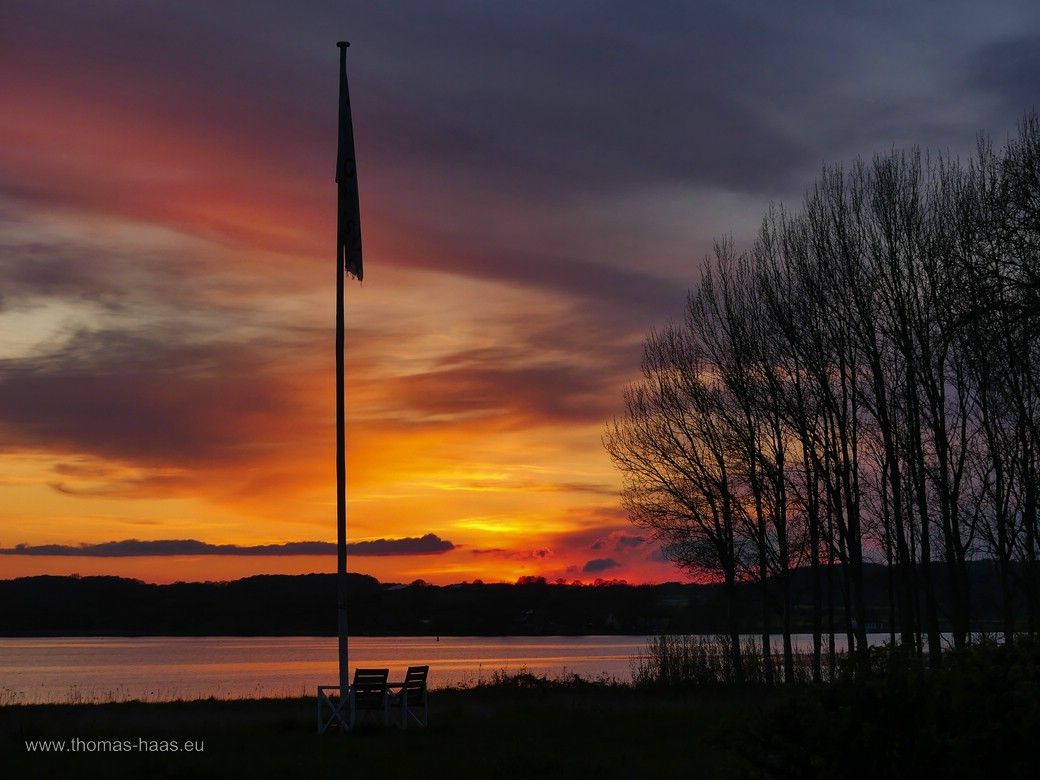 Ein traumhafter Sonnenuntergang in Kappeln-Kopperby im April 2023 Sonnenuntergang an der Schlei in Kappeln, April 2024