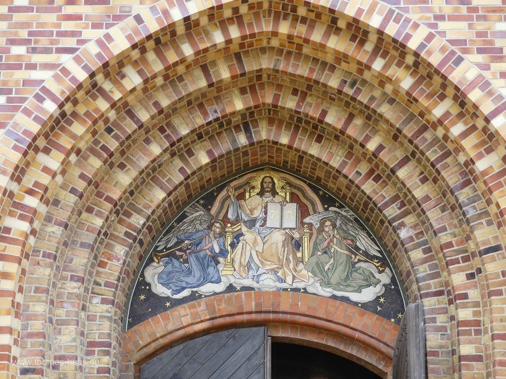 Der Dom nach der Fassadenrenovierung, Eingangsportal Der Dom nach der Fassadenrenovierung, Eingangsportal