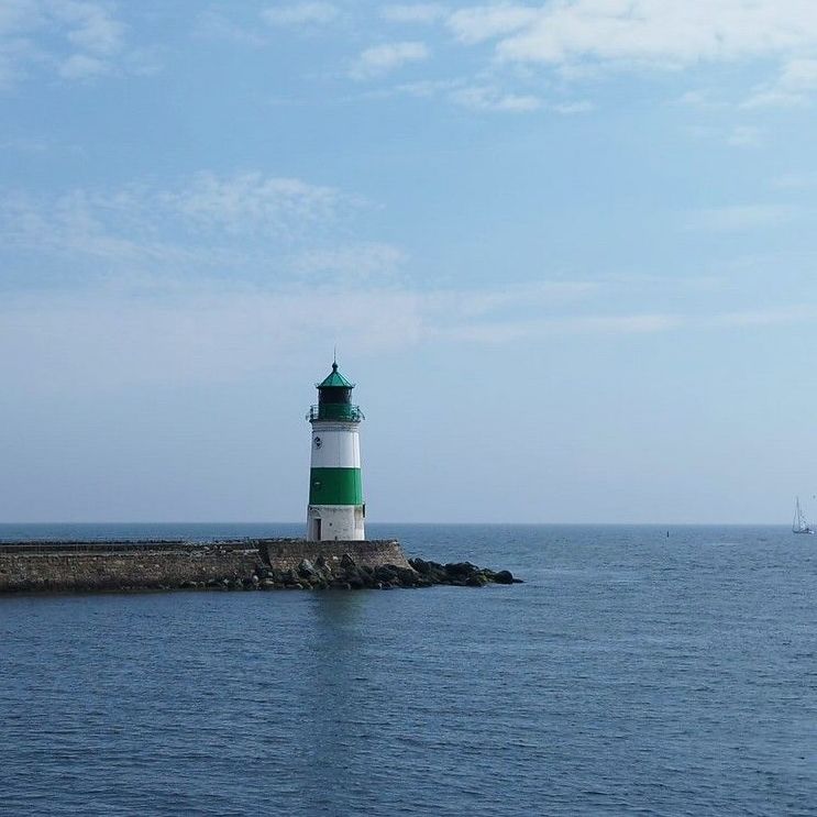 Leuchtturm Schleimünde auf der Mole, Blick Richtung See, April 2024 Der Leuchtturm von Schleimünde, April 2024