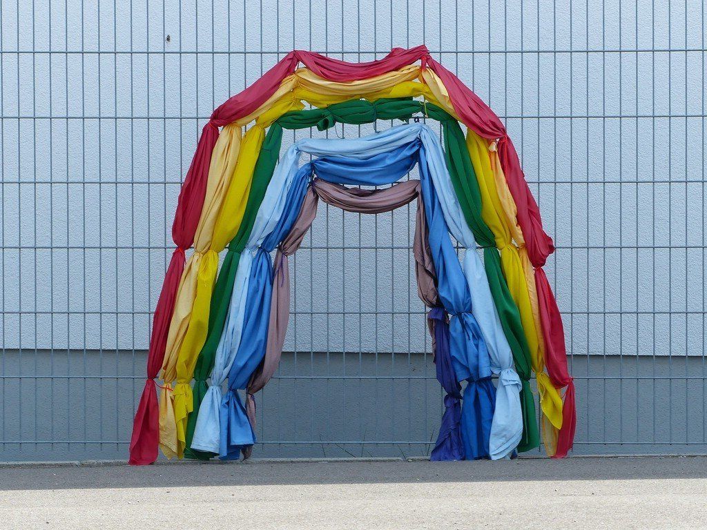 Regenbogen, Hoffnungszeichen am Kindergarten