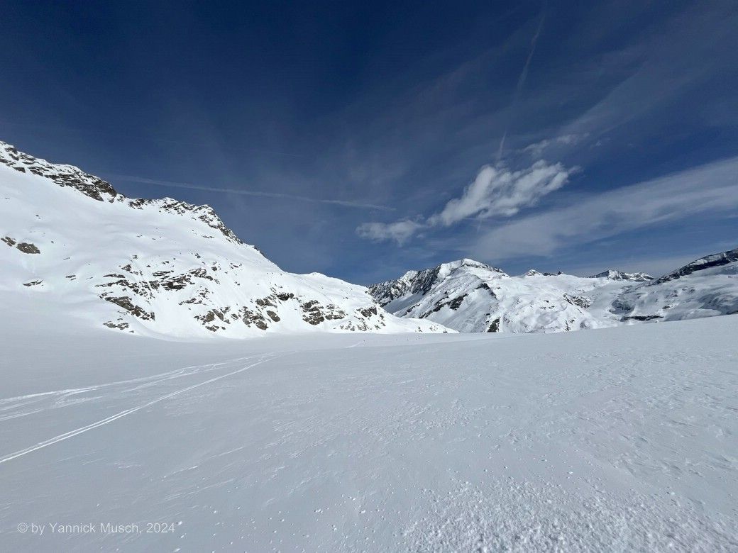 Suchbild: Finde die Hütte