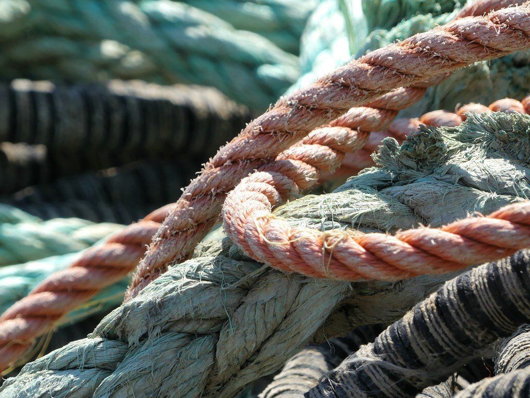 Taue und Tampen, Hafen, Kappeln Taue und Tampen im Fischereihafen Kappel