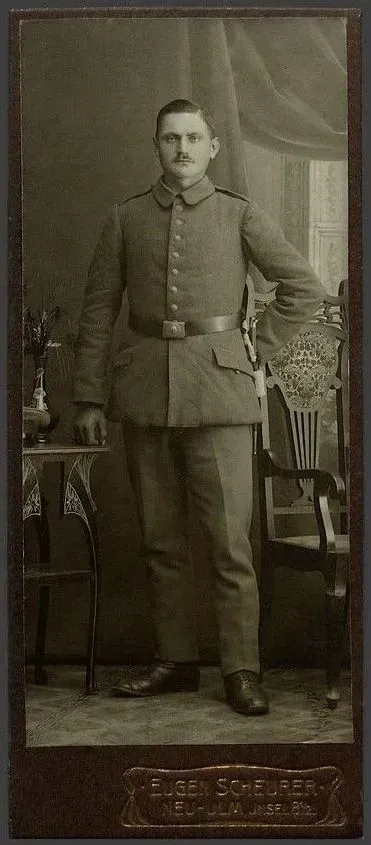 Ein Portrait aus dem Atelier von Eugen Scheurer, Neu-Ulm Ein Portrait aus dem Atelier von Eugen Scheurer, Neu-Ulm