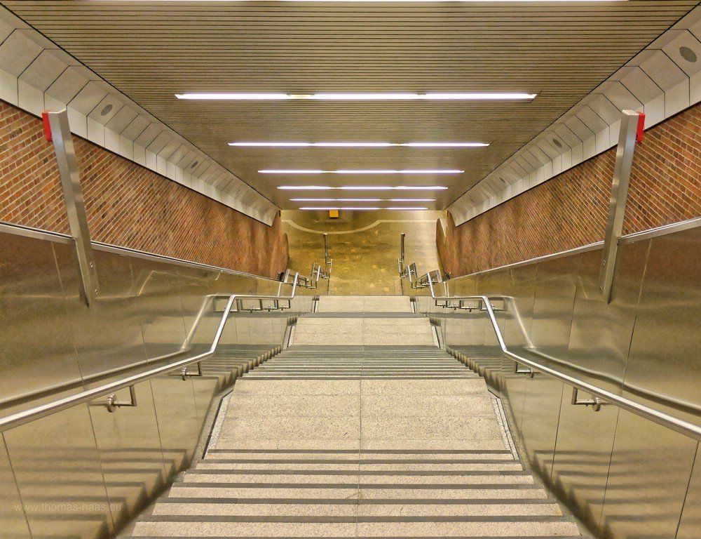 München, U-Bahn, Treppen, 2019 München, U-Bahn, Zugangstreppen, 2019
