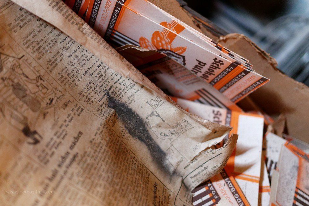 Kartonagen und alte Zeitungen...