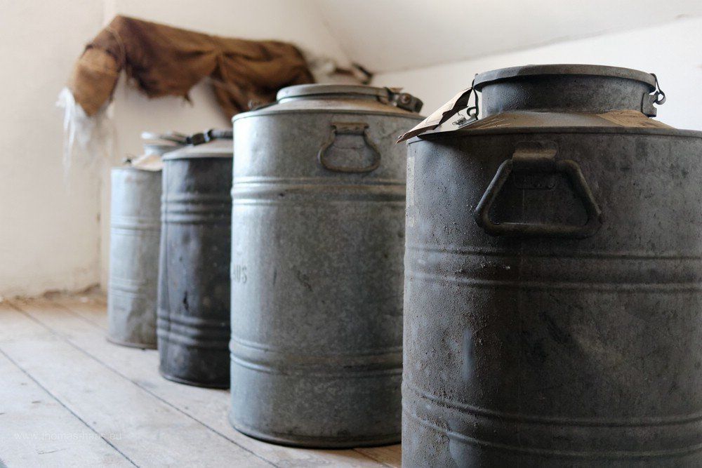 Blechkannen auf dem Dachboden... Arzberg, Lebkuchenfabrik, 2019