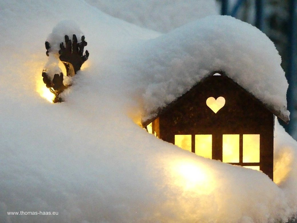 Lichterhäuschen im Schnee, Bellenberg Winter - ein Lichterhäuschen im Schnee, Bellenberg