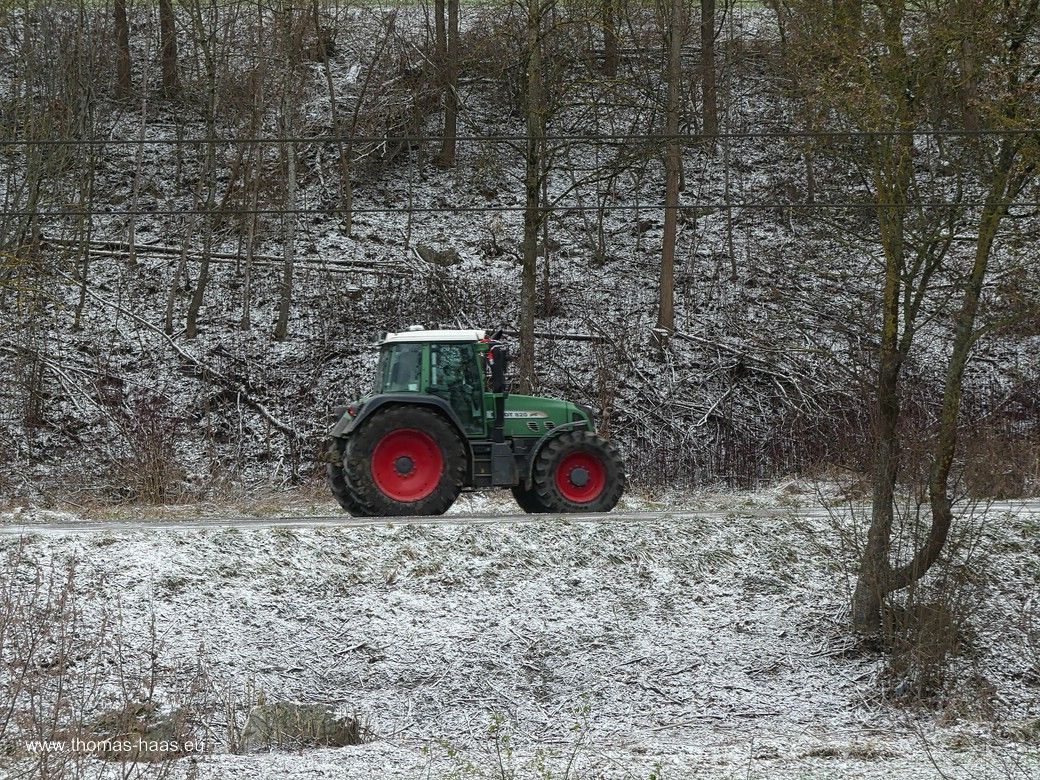 Bauernprotes, ein Traktor auf der B 311 Ulm - Ehingen Bauernprotest am 08.01.2024 auf der B 311 Ulm-Ehingen