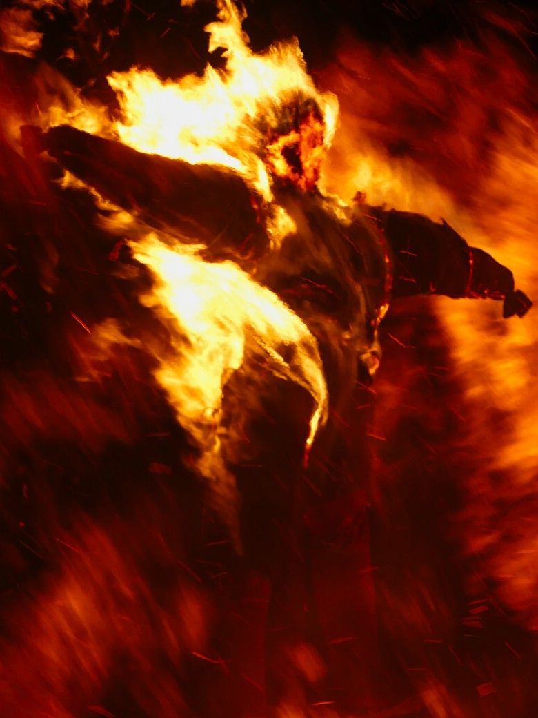 Die Hexe (m/w/d) brennt... - Funkenfeuer 2025 Die Hexe (m/w/d) brennt...