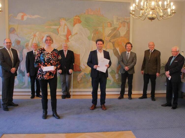 v.l.n.r.: Thomas Kalbfuß, Kurt Freund, Erste Beigeordnete Judith Hagen, Sanitätsrat Dr. Bernhard Orth, Bürgermeister Christoph Glogger, Prof. Dr. Klaus Karst, Konrad Fitz, Bernd Kirsch