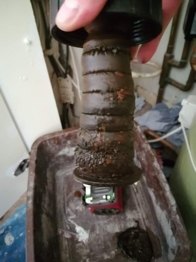 Power Flushing and Filter maintenance / servicing Works examples by Ryan Howells of R Howells Plumbing & Heating