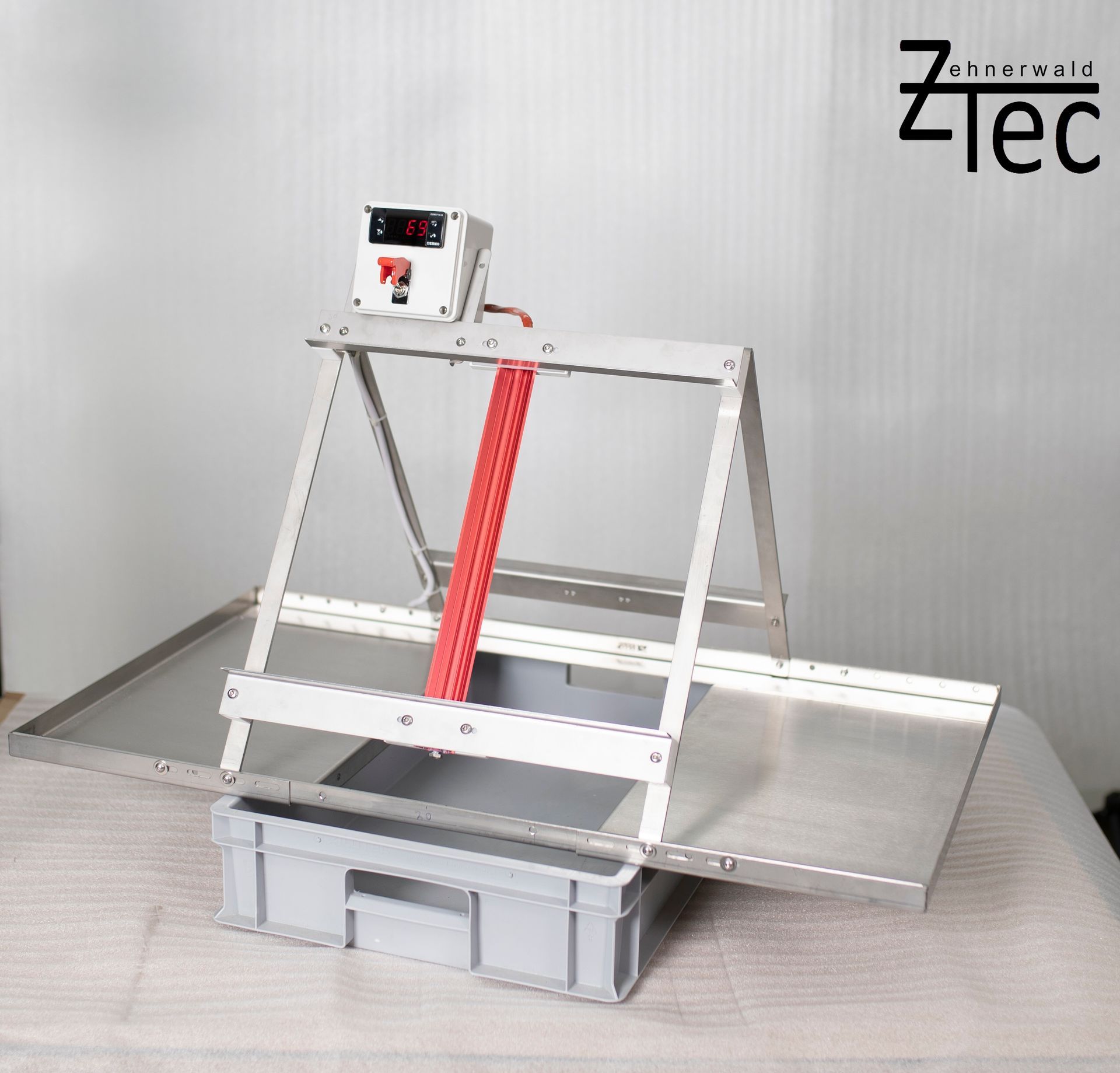 Abdeckeltisch mit beheiztem Messer