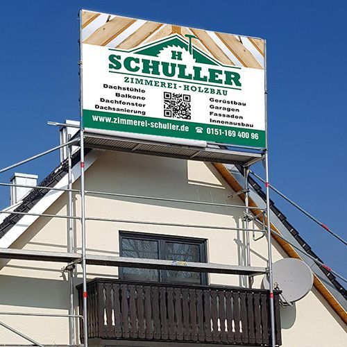 Professioneller Gerüstbau für Gewerbe und Privat: wir liefern, montieren und bauen wieder ab.