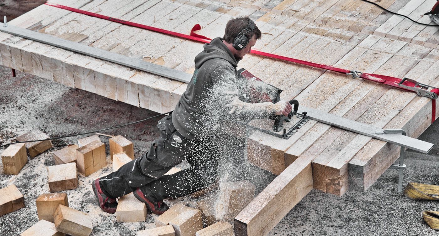 Rückbau bei Hausaufstockung, Holzfassaden und Balkone, Dachbodenausbau und Holzböden – alles aus einer Hand