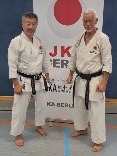 Yoshinobu Ohta Sensei 8° Dan JKA England Yoshinobu Ohta Sensei 8° Dan
JKA England