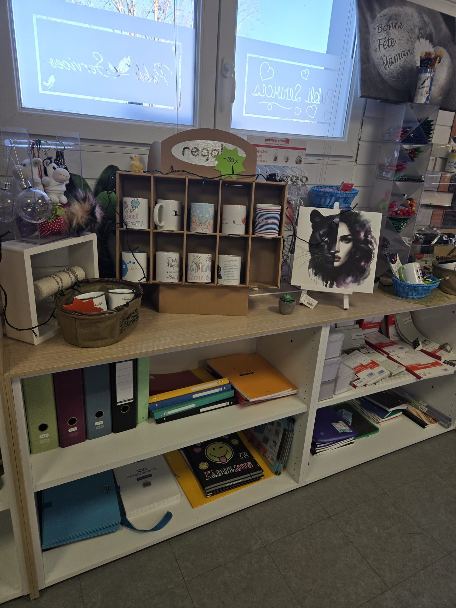 mpression professionnelle réalisée par Publi Services à Beaumont-de-Lomagne
Textile personnalisé et broderie pour entreprise locale
Signalétique et panneaux publicitaires à Beaumont-de-Lomagne
Atelier Publi Services – impression et personnalisation textile