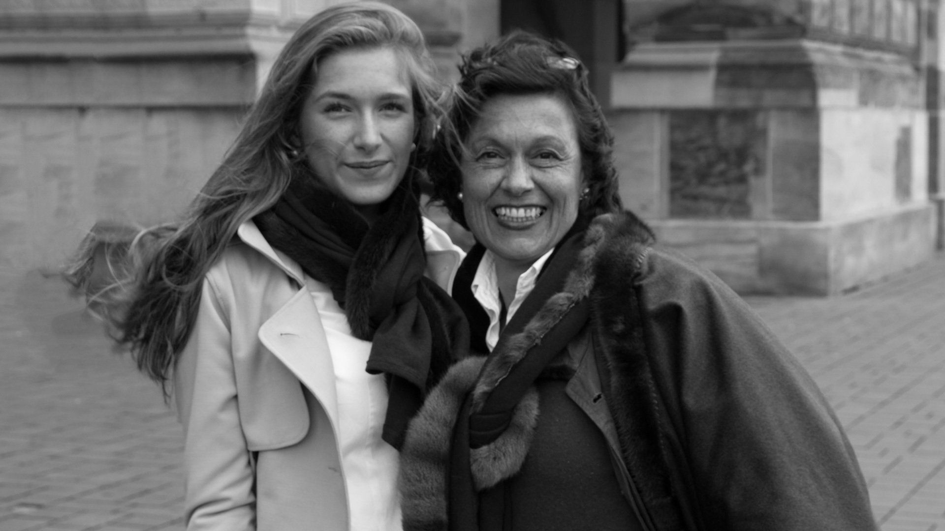 Ea-Theresa Lil和Urte Viola Bötel - LIL设计公司的创始人和设计师