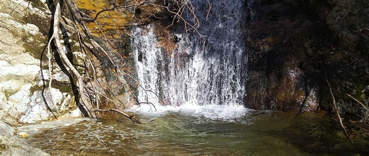Bardineto, percorsi e panorami sui sentieri da trekking e mountain bike. Bardineto, paths and views on the hiking and mountain biking trails. Bardineto. Bardineto Outdoor. Trekking, e-bike, mtb, outdoor, Alta Via dei Monti Liguri, Sentiero Balcone dei Balzi Rossi, boschi , panorami , Finale Ligure , Loano , Finale Outdoor Region.