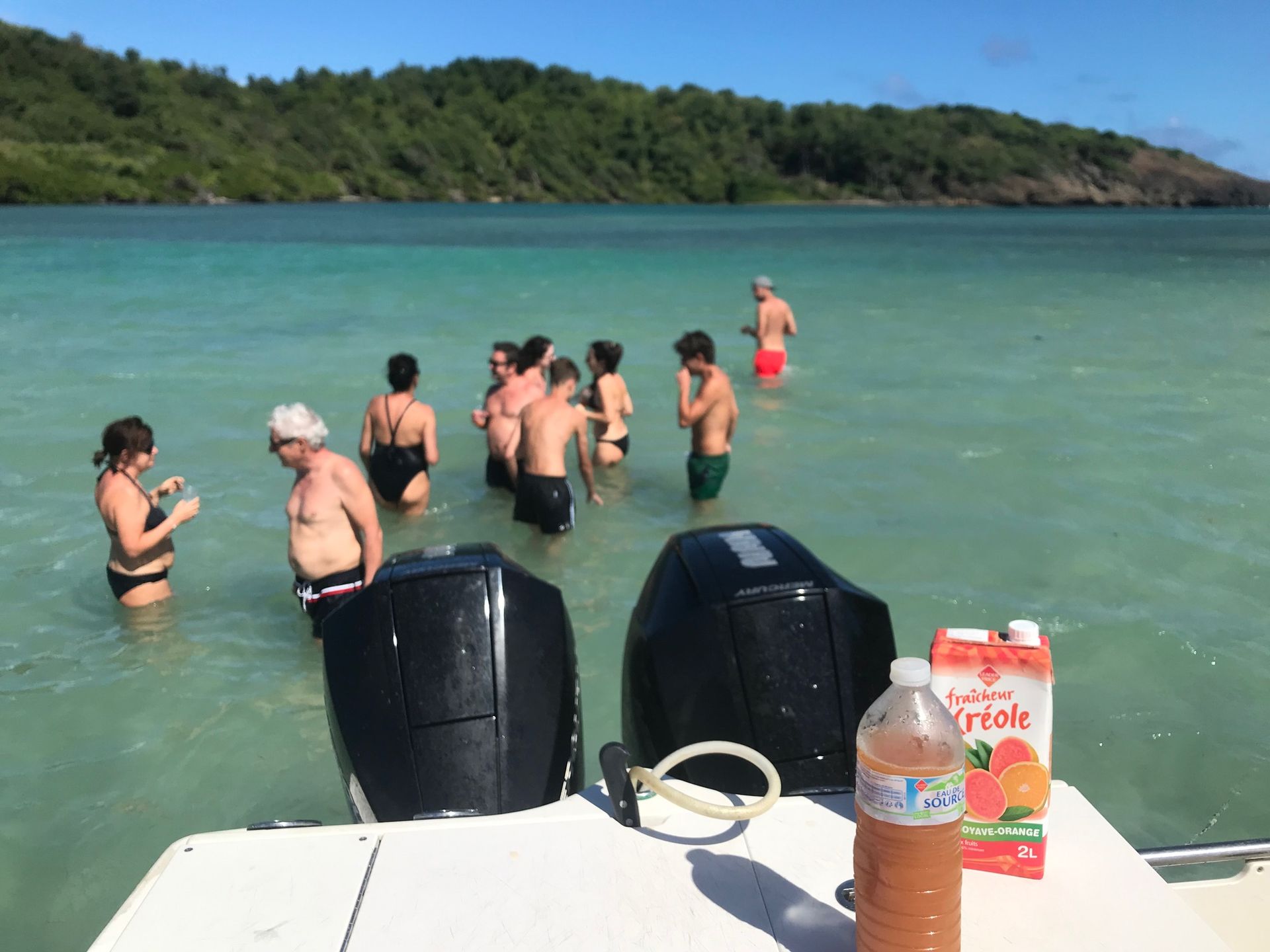 Moment convivial à la Baignoire de Joséphine lors d’une excursion avec Côte au Vent | coteauvent.fr