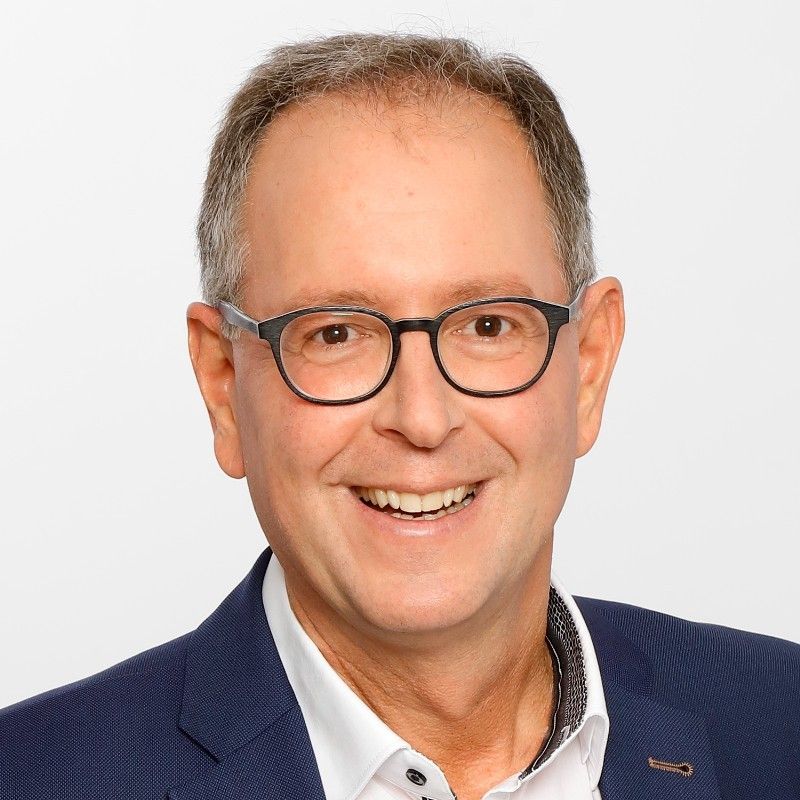 Dr. Stephen Hell KOSTAL