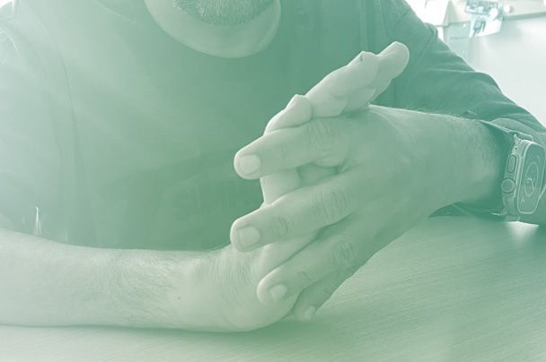 Starten Sie jetzt Ihre Selbstrehabilitation und steigern Sie Ihr Wohlbefinden mit unseren Übungsvideos! Starten Sie jetzt Ihre Selbstrehabilitation und steigern Sie Ihr Wohlbefinden mit unseren Übungsvideos!