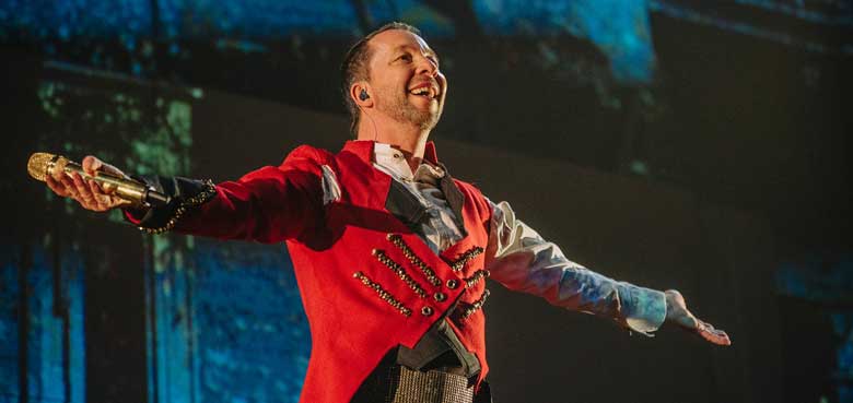 DJ BoBo mit seiner neuen Show DJ BoBo mit seiner neuen Show