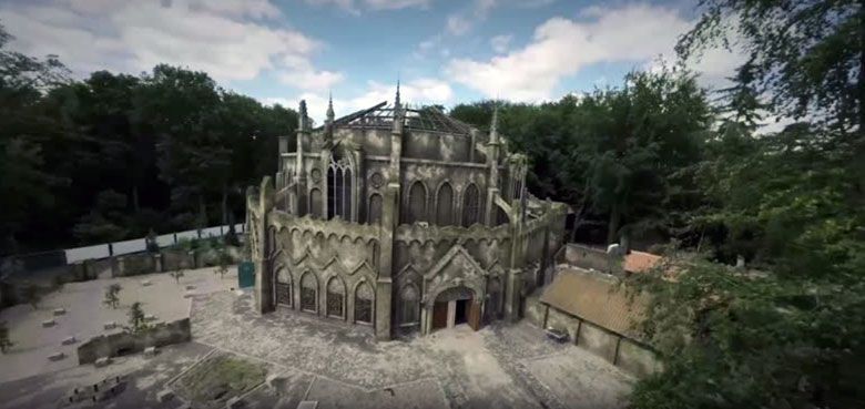 Danse Macabre Danse Macabre hat einen Eröffnungstermin.