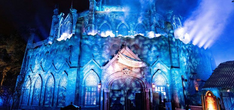 Efteling Danse Macabre geöffnet Nach zwei Jahren Bauarbeiten ist bei Danse Macabre für die Öffentlichkeit zugänglich.