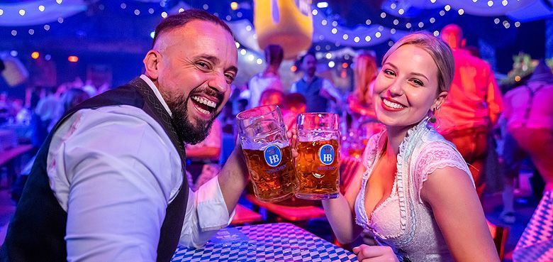 Oktoberfest im Europa-Park mit Bier Brezn und Haxn