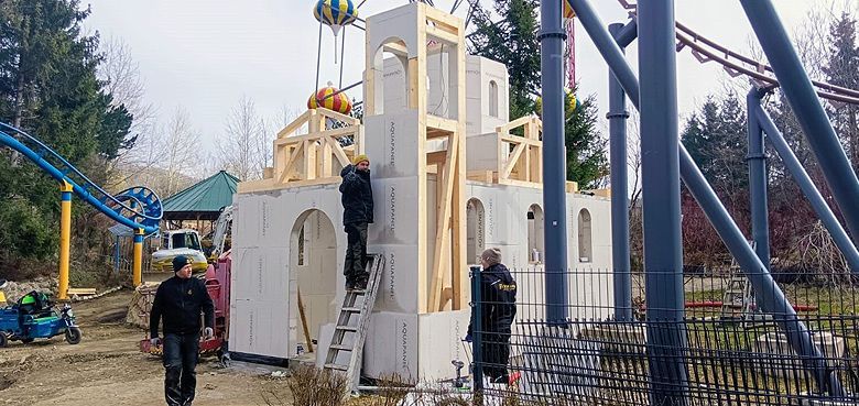 FANTSIANA Kapelle Eine Kapelle zur inneren Einkehr wird gebaut.