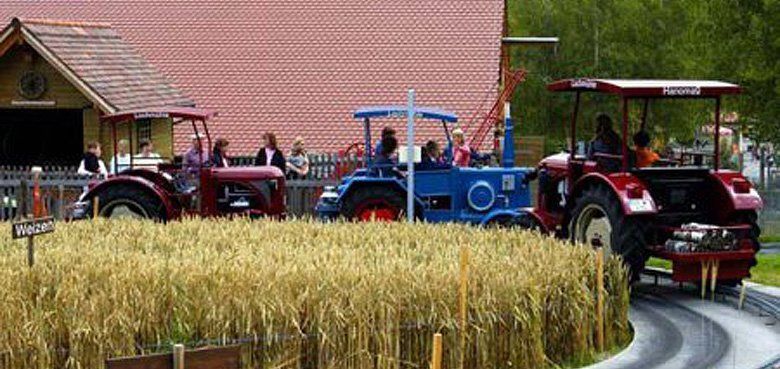 Traktorbahn Freizeitpark Lochmühle Freizeitpark Lohmühle Traktorbahn