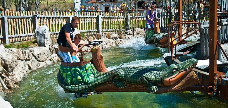 Freizeitpark Ferienland Krokodil-Karussell Das Krokodilkarusell im Freizeitrpark Ferienland