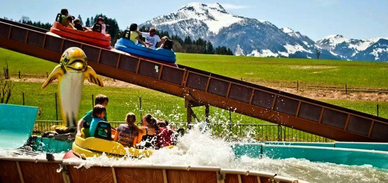 Wild Raft im Freizeitpark Familienland Freizeitpark Familienland Wildwasserbahn Wild Raft