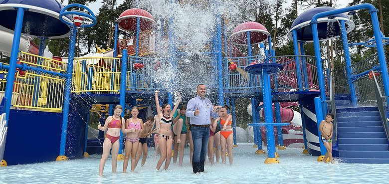 Holiday Park Wasserspaß ab sofort. Neuer Super Wings Wasserspielplatz im Holiday Park feierlich eröffnet.