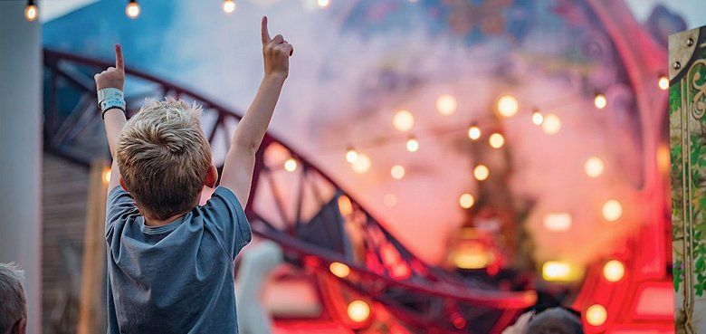 Tomorrowland und Holiday Park kündigen Zusammenarbeit an. Tomorrowland und Holiday Park kündigen Zusammenarbeit an.