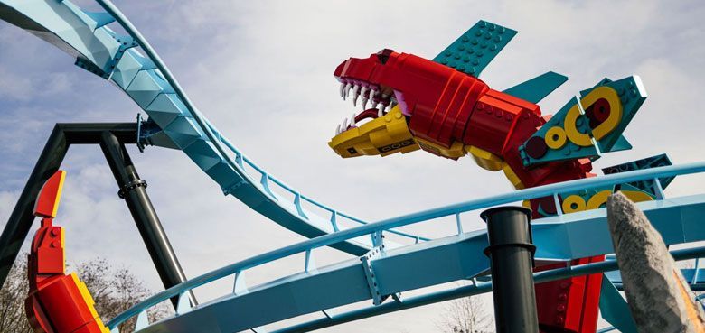 Vorbereitung für die neue Saison 2023 im LEGOLAND Deutschland. Die Vorbereitungen für die Saison 2023 und die finalen Arbeiten im neuen und damit 11. Themenbereich LEGO® MYTHICA sind in vollem Gange.